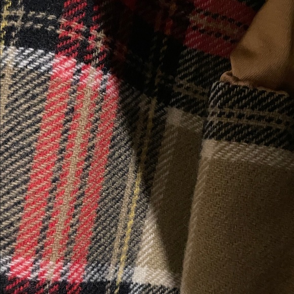 Men's Beige Trench Coat with Plaid Lining - Picture 5 of 12